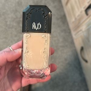 KVD good apple serum foundation shade light 018